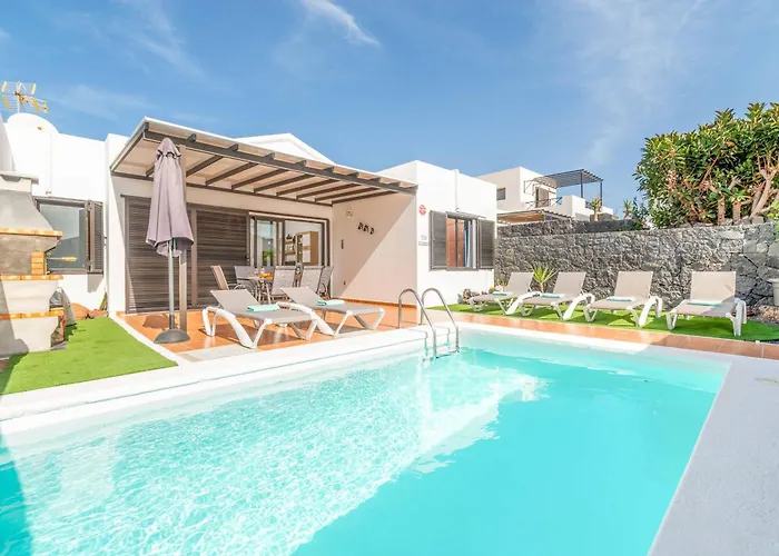 Elma Villa *